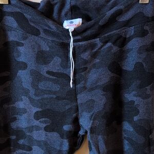 Sundry Camo Print Leggings